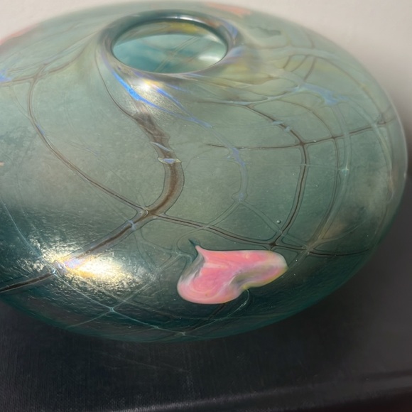 Siddy Langley Iridescent Hanging Hearts 1985 Aqua Blue & Pink Oval Glass Vase - Picture 4 of 8